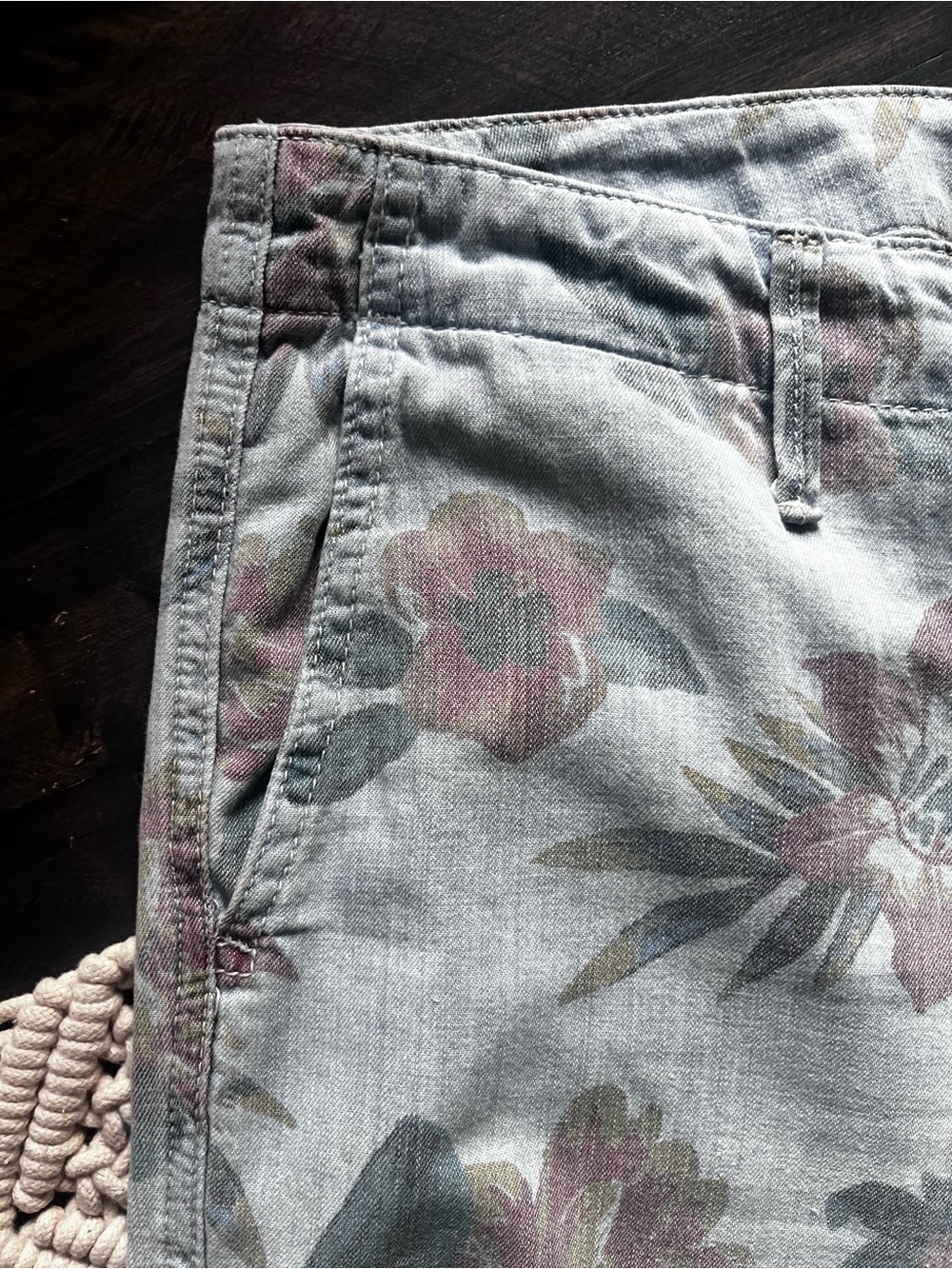 MOTHER The misfit Floral Jeans Fresh Cut Chambray size 29 Like New